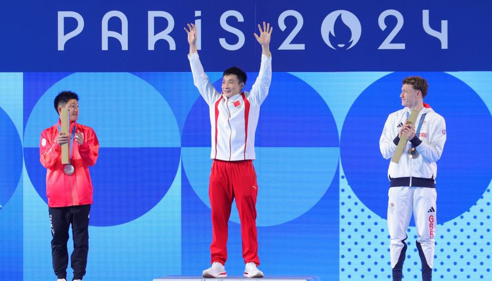 山东泰山推出官方授权球星卡，每盒售价698元