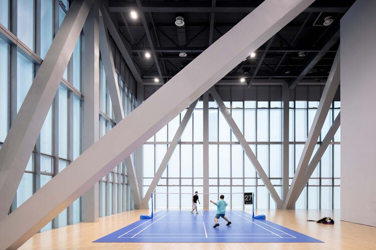 姆巴佩西甲赛季前11场进13球，本世纪皇马球员仅次于C罗